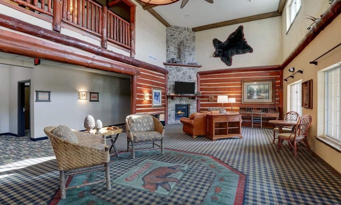 Johnston Hotel | Deluxe 2 Double next to I-35! Stoney Creek Des Moines, Free Breakfast, Pool