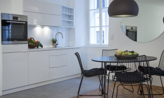 Krems an der Donau Apartment | Deluxe Apartment in the historic city centre wit private parking, air conditioning and view