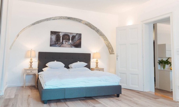 Krems an der Donau Apartment | Deluxe Apartment in the historic centre of Krems with private parking, air conditioning and view