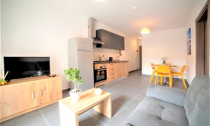 Gzira Apartment | Deluxe Apartment in Gzira N1