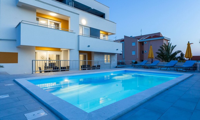 Zrce Apartment | Deluxe Apartment with Pool and Free WIFI