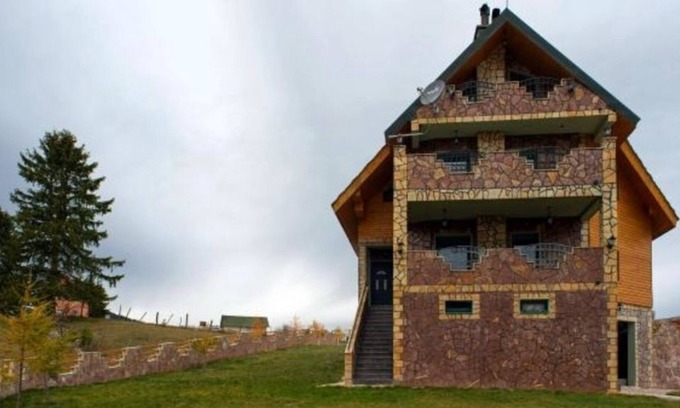 Zabljak Apartment | Deluxe Apartment With Mountains View