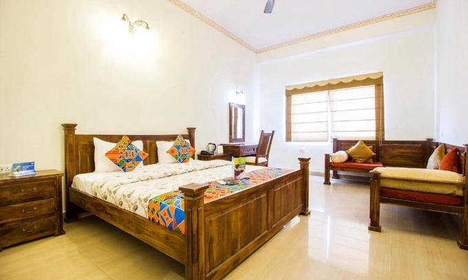 Jagatpura Hotel | Deluxe Double Room #4/W breakfast