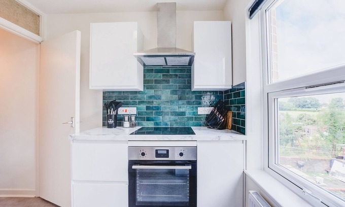 Reading Apartment | Deluxe Double/Twin Bedroom - Park view - Reading