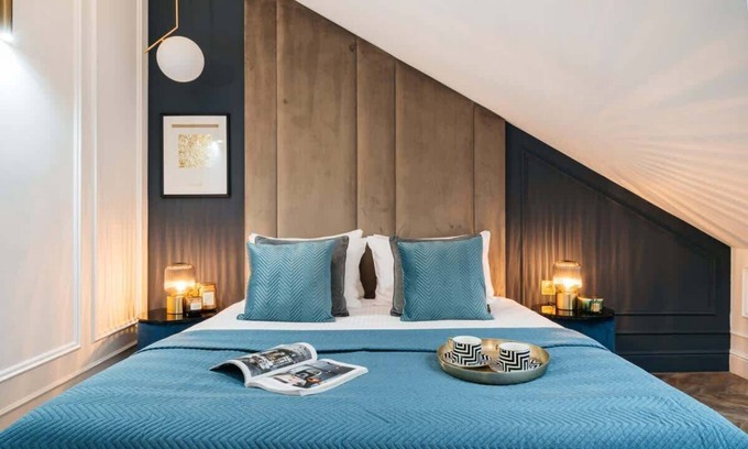 Stare Miasto Apartment | Deluxe duble room with a view of the old town