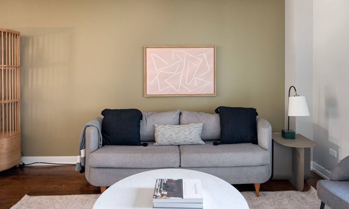 Edgewater Beach Apartment | Deluxe Edgewater 2BR w/ W/D, nr dining & shops, by Blueground
