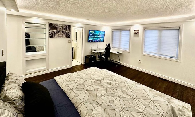 East Credit Apartment | Deluxe Executive Studio