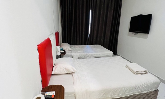 Empat House | DELUXE FAMILY - WITH WINDOW