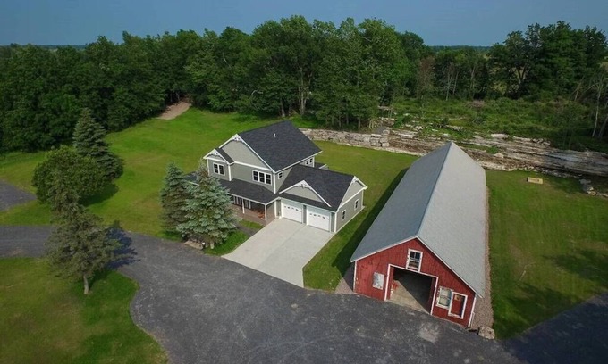 Cape Vincent House | Deluxe House - 5 bedroom/5 bath