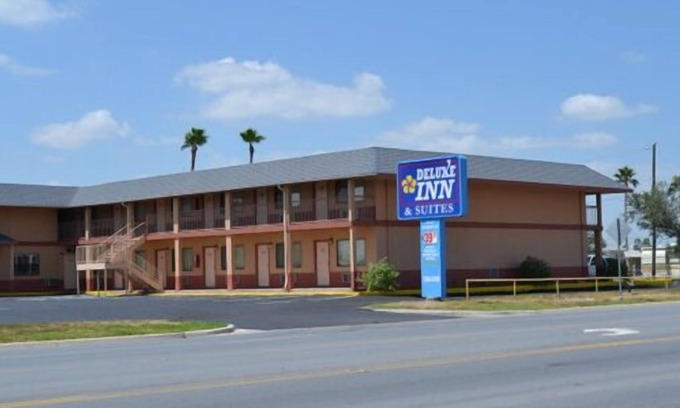 Weslaco Hotel | Deluxe Inn and Suites Weslaco