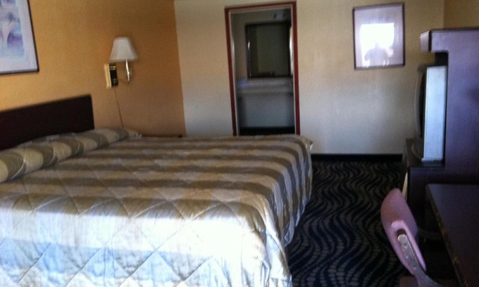 Kilgore Hotel | Deluxe Inn Kilgore