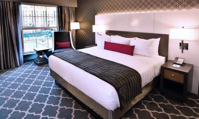 Whitehaven Hotel | Deluxe King-Birthplace of Rock ‘n’ Roll and Home of the Blues