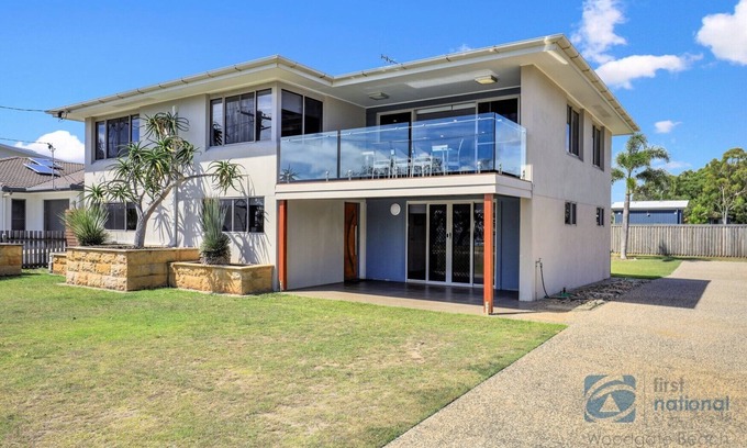 Woodgate House | Deluxe Modern Family Holiday Home