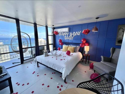 Puerta de Tierra Apartment | Deluxe Ocean View Studio with Free Parking & Pool