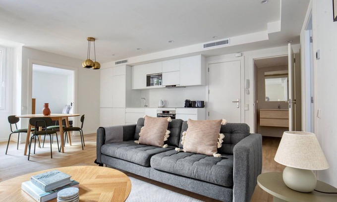 Sarria Apartment | Deluxe Sarrià 2BR w/Doorman, Renovated Recently, by Blueground