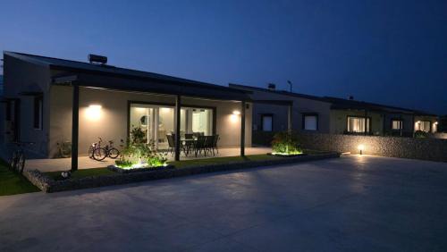 Decentralized Administration of Macedonia and Thrace Villa | Deluxe Stay Villas