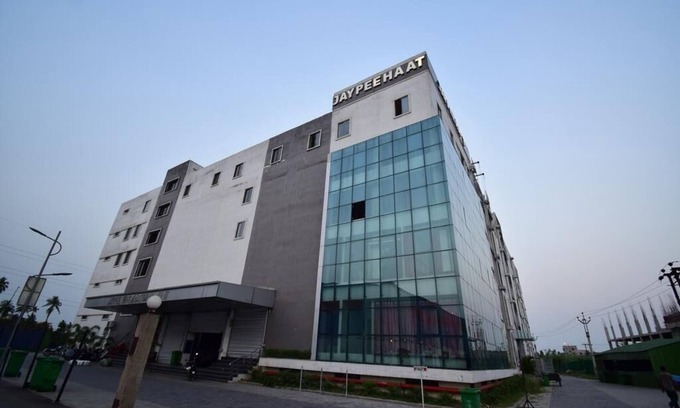 Bhandardaha Hotel | Deluxe Super Deluxe AC Rooms