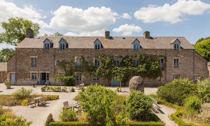 Saint-Germain-sur-Ay Hotel | Demeures & Châteaux La Ferme des Mares