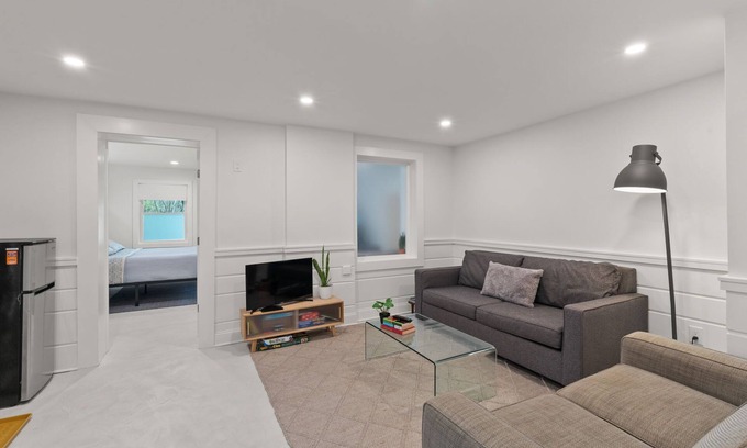 Van Ness Apartment | Den in DC, Newly renovated 1-bedroom apartment in DC with AC, WiFi
