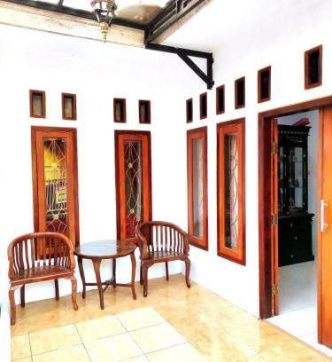 Sei Pinang House | Denisa homestay Kuningan 2