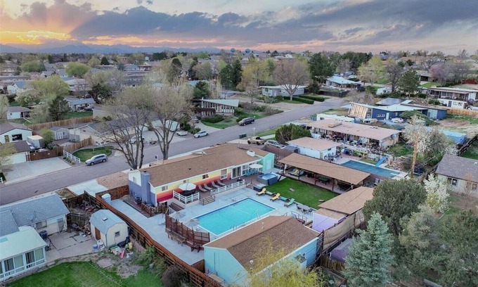 Northglenn Apartment | Denver Caribbean Beach House Resort