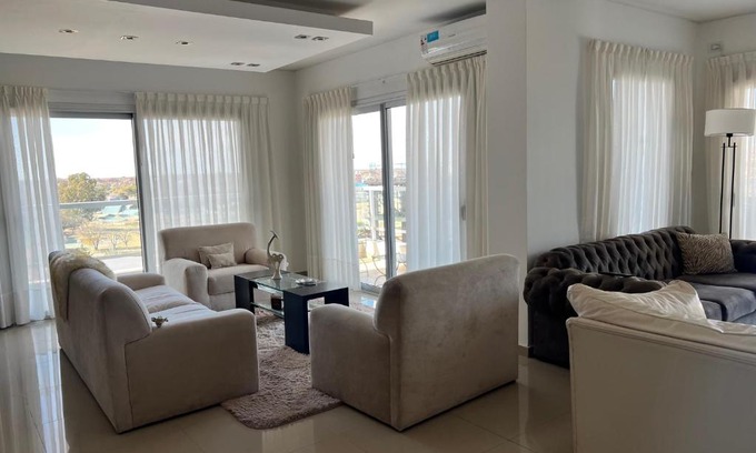 Rio Cuarto Apartment | Departamento amplio y muy iluminado en 9 piso, con piscina