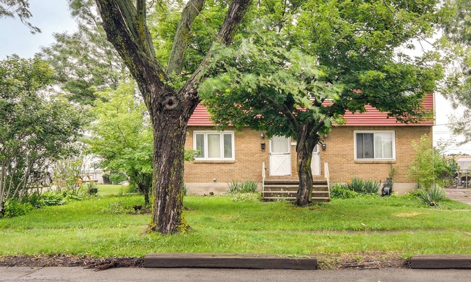 Depew House | DePew Vacation Rental ~ 10 Mi to Buffalo!