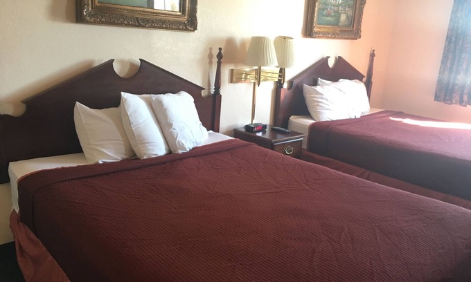 Nicholasville Hotel | Derby Inn & Suites