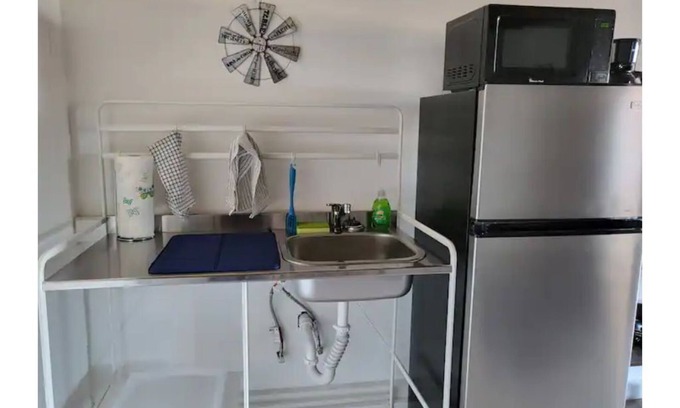 Laguna Park Apartment | Derekville #4 - Private Unit - Gated Pool
