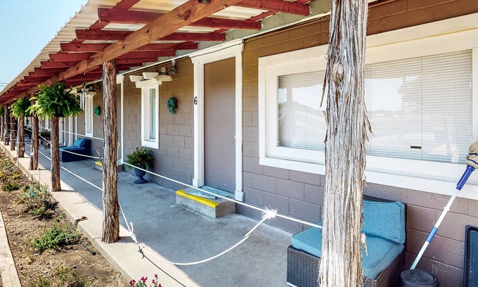 Laguna Park House | Derekville #6 | Condo in Clifton
