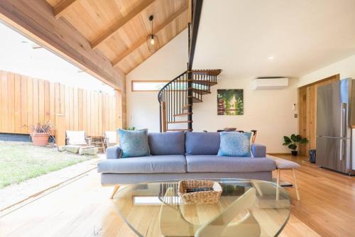 Lindisfarne Apartment | Derwent River Apartment - Near the Waterfront!
