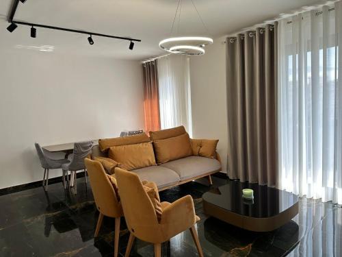 Orikum Apartment | DeSa Radhime