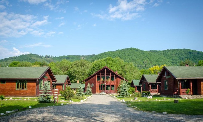 Sub Cetate House | Desag Resort