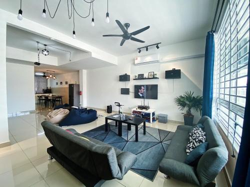 Muar House | Desaru Vacation Home KTV-BBQ-Netlfix-Games Near WaterPark