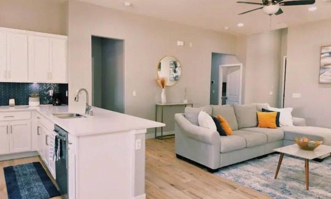 Biggs Field House | Desert Home
