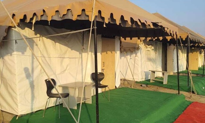 Bhuj Hotel | DESERT INN CAMP