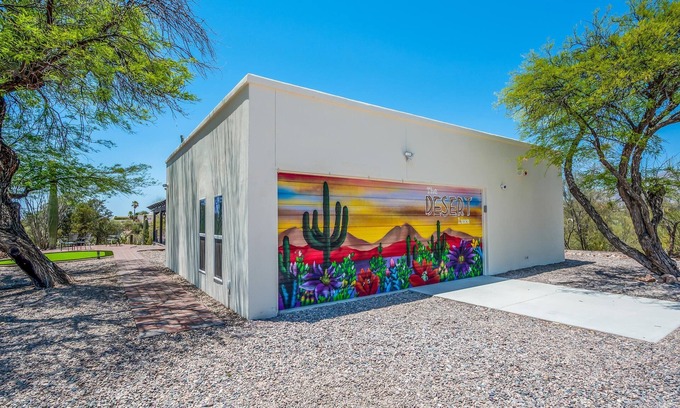 Catalina Foothills Estates House | Desert Lux! Peaceful/private+2 minutes from prime Foothills shopping/dining