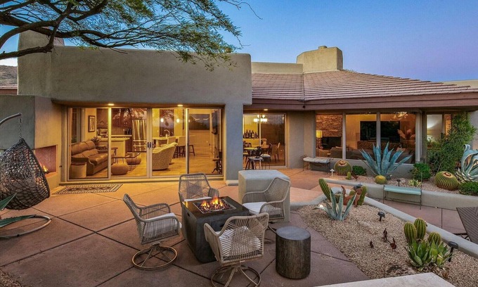 Desert Mountain House | Desert Mountain Semi Custom home w/gourmet kitchen, pool, spa and waterfall