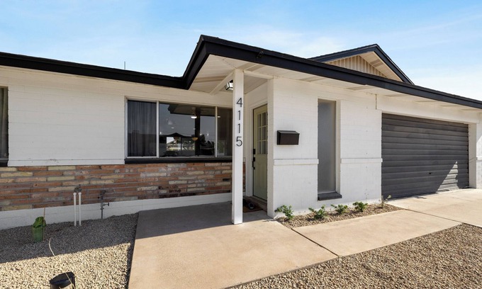 North Mountain House | Desert Oasis in Phoenix, AZ - Pool, Hot Tub, Putting Green, Game Room + Gym
