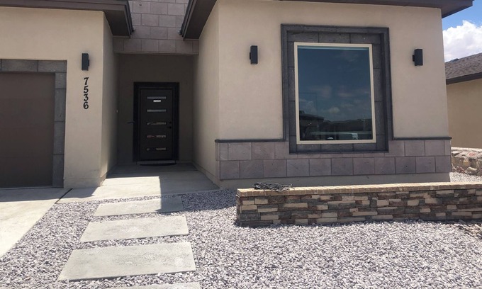 Chamberino House | Desert Oasis. New house, gorgeous mountain & valley views, stunning sunsets