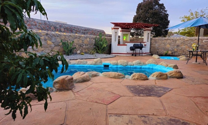 El Dorado West House | Desert Oasis, Spacious 4-bedroom house 2 king bed w/Heated Pool & Jacuzzi