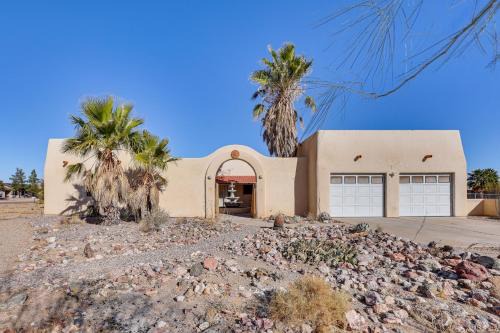 Golden Valley House | Desert Retreat in Golden Valley Courtyard and Views