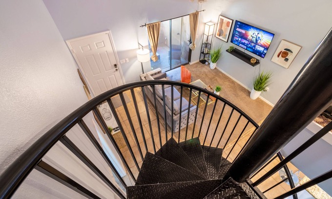 Chandler Condo | Desert Retreat: Luxury Condo Loft - Work Friendly
