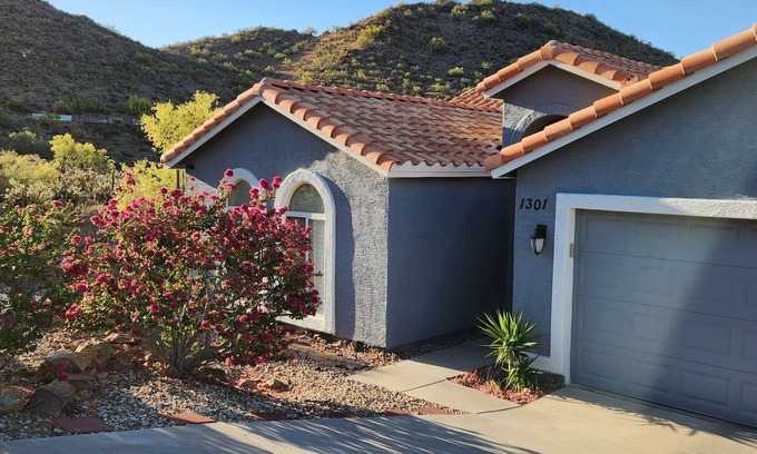 North Mountain House | Desert Valley Stay - Mountain Views