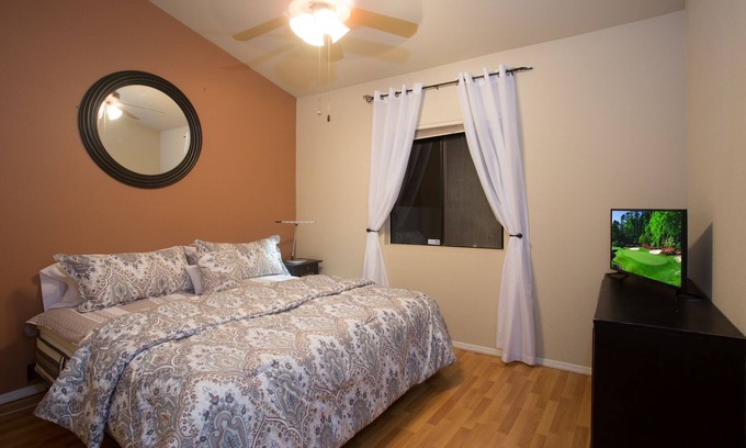Desert View Village House | DESERT VIEWS, CLOSE TO GOLF, DINING,
