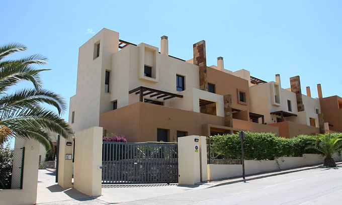 Vera House | DESIGN DUPLEX A FEW METERS FROM THE DEPARTURE TEE AND THE CLUB HOUSE