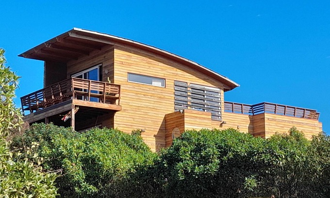 Los Molles House | Design house steps from the beach, broadband WIFI, telecommuting