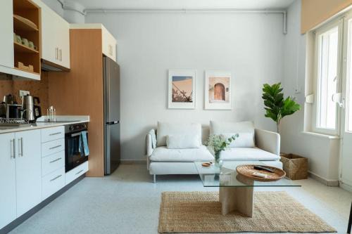 Adalar Apartment | Designed and Modern 2BR Flat In Center Of Buyukada