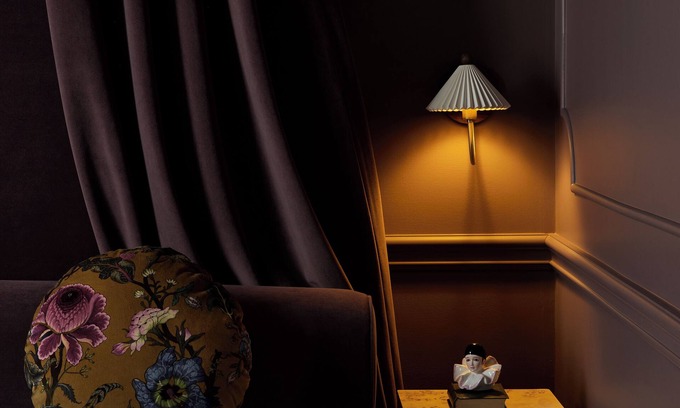Stratford Hotel | Designed for a romantic getaway or a solo adventure on the town. Dramatic & Theatrical
