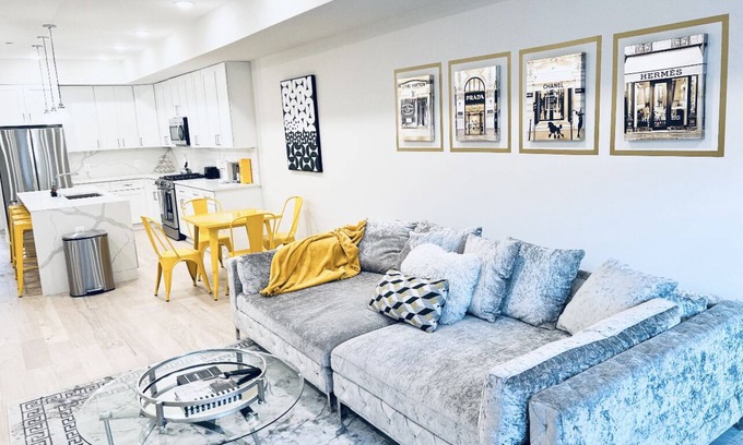 Trinidad House | Designer 3BDR Rooftop Monument View&Parking Near H St Corridor Free Cancellation